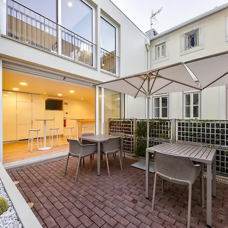 Aparthotel Avenue Garden 4*