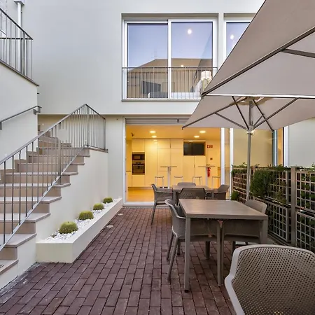 Aparthotel Avenue Garden 4*