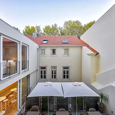 Avenue Garden 4*