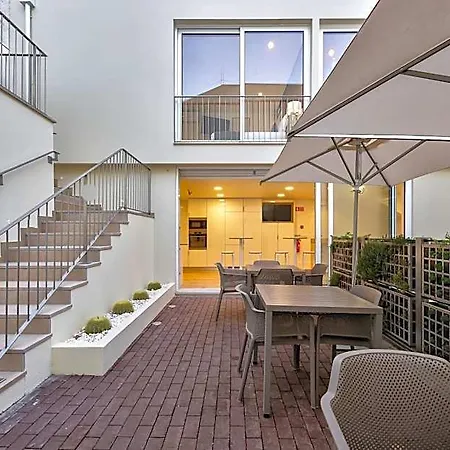 Avenue Garden 4*