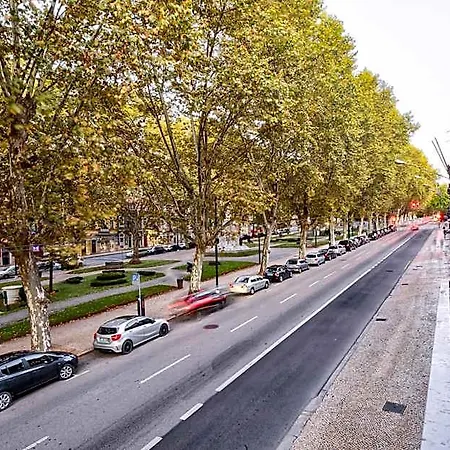 Ξενοδοχείο με διαμερίσματα Avenue Garden 4*