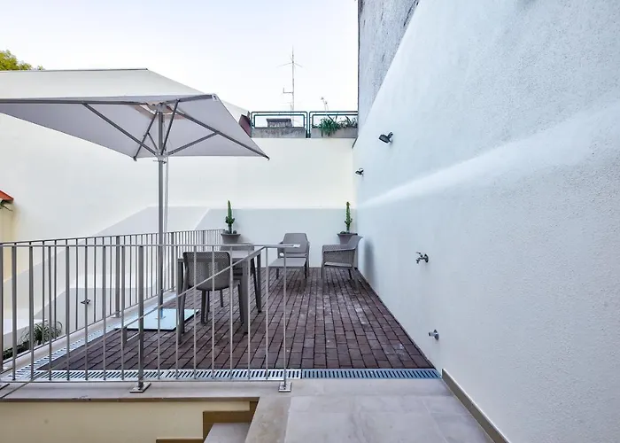 Avenue Garden Aparthotel